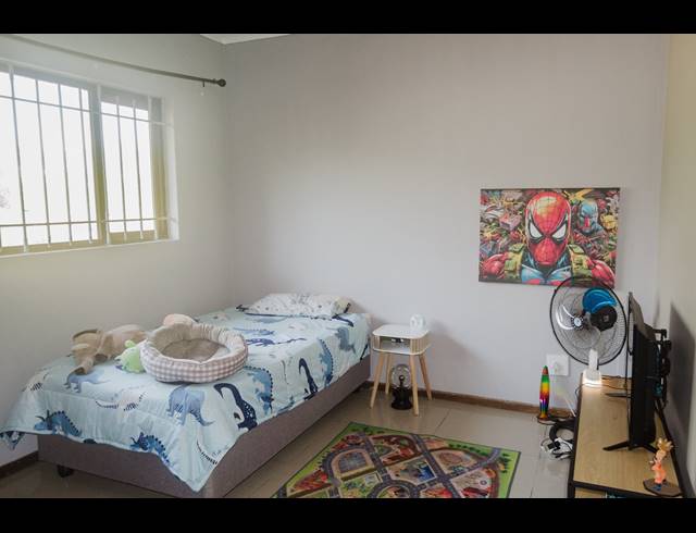 3 BEDROOM TOWNHOUSE FOR SALE IN SCOTTBURGH CENTRAL